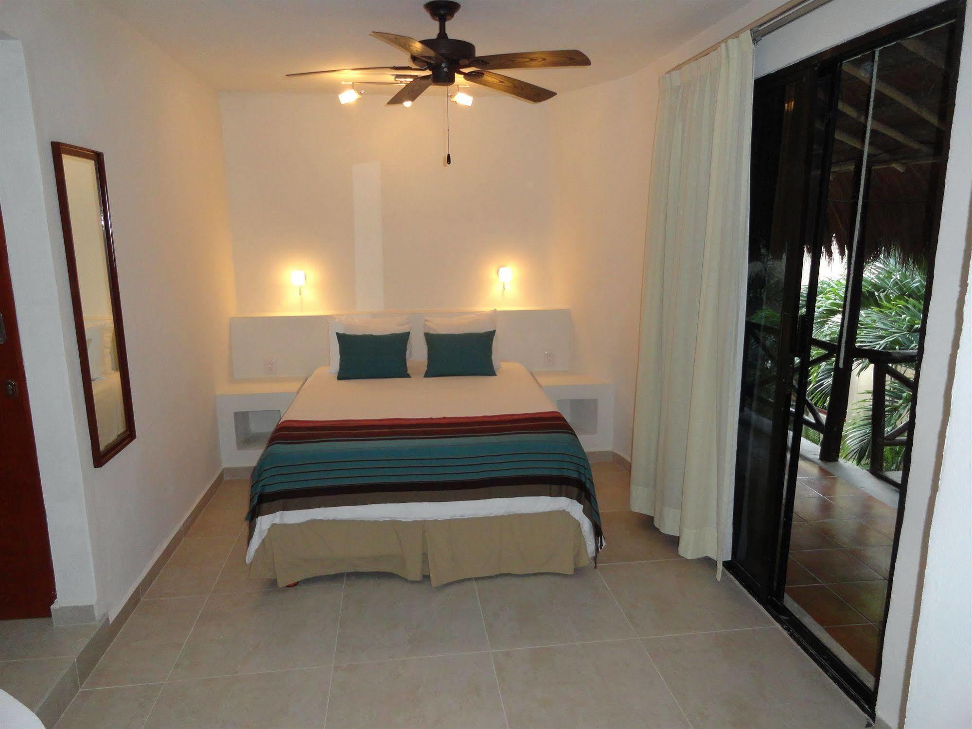 Hotel Club Yebo Playa del Carmen Eksteriør billede